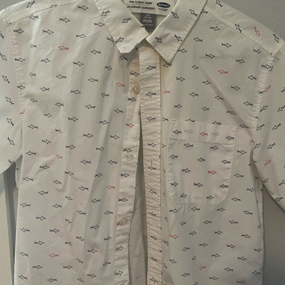 The classic shirt by old navy. Button down Sz 10-12 fish design - Picture 4 of 6